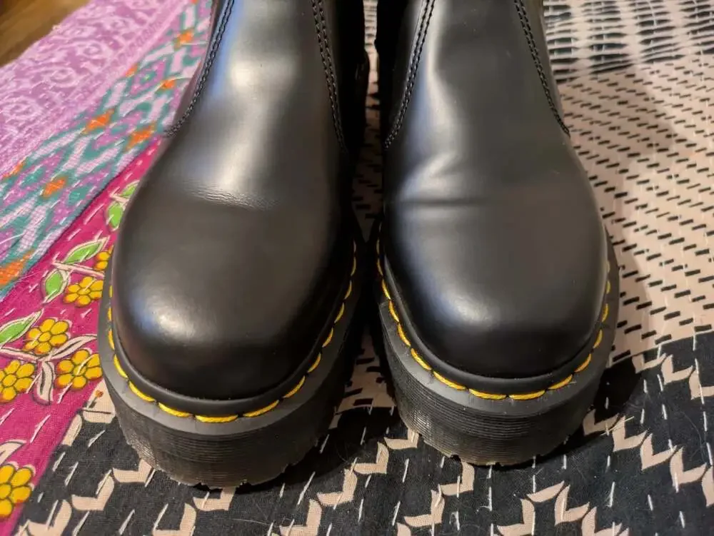 Dr. Martens 2976 Quad Black Smooth Leather Platform Chelsea Boots Women’s Size 7